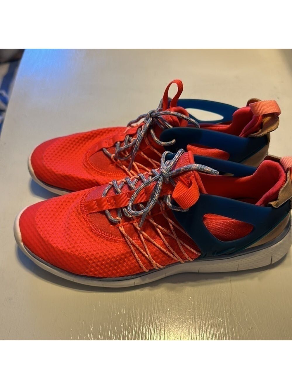 NIKE Free Virtious womens sneakers size 7; 725060-600 - Picture 3 of 7